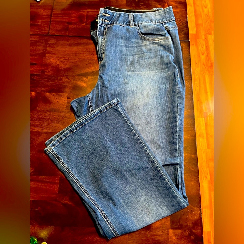 Lane Bryant Bootcut Jean-size 22